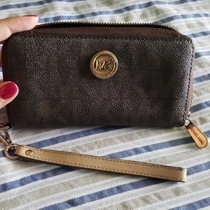 Michael Kors wristlet wallet